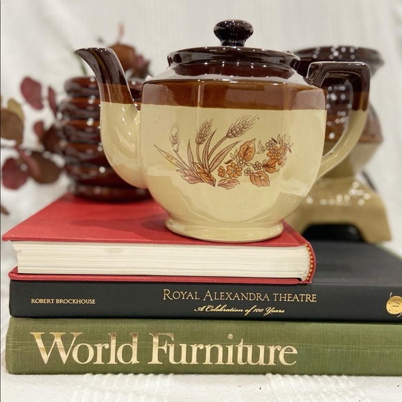 Three tones decorative trio of vases and tea pot - Picture 2 of 12